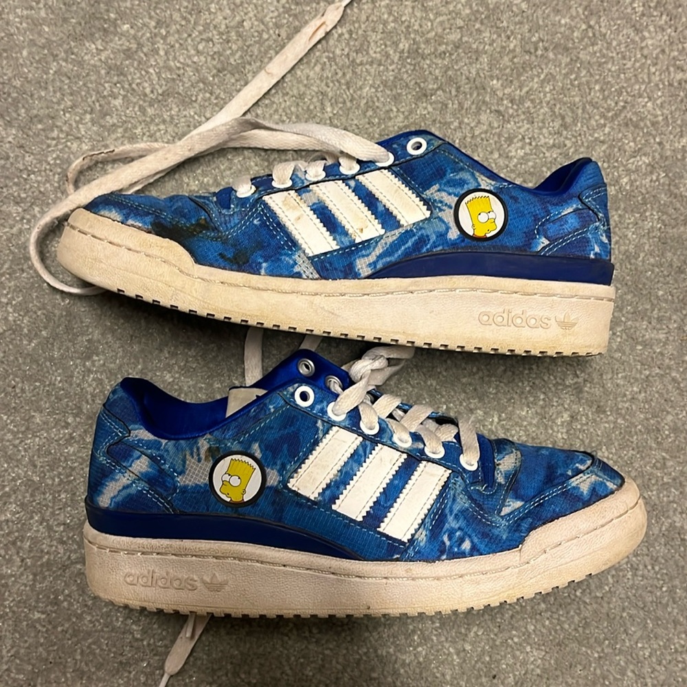 Size 4 boys blue Adidas Simpson shoes